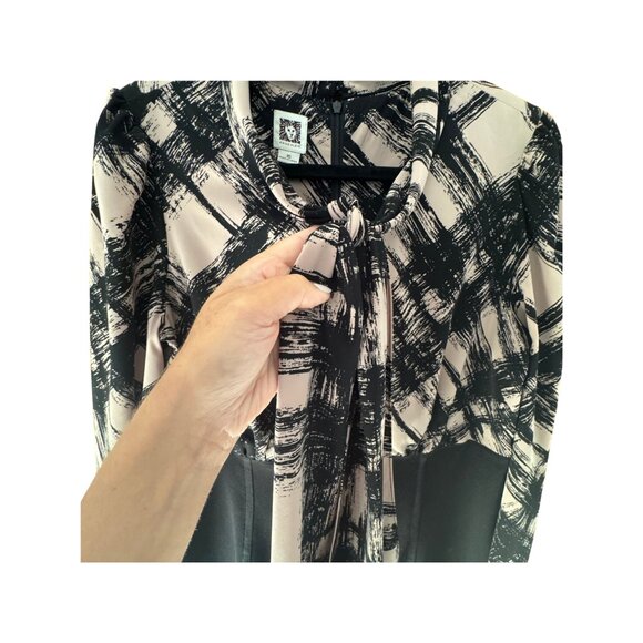 Anne Klein Tie Neck Geometric Long Sleeve Midi Dress Tan Black Women's Size 10 - Picture 4 of 6